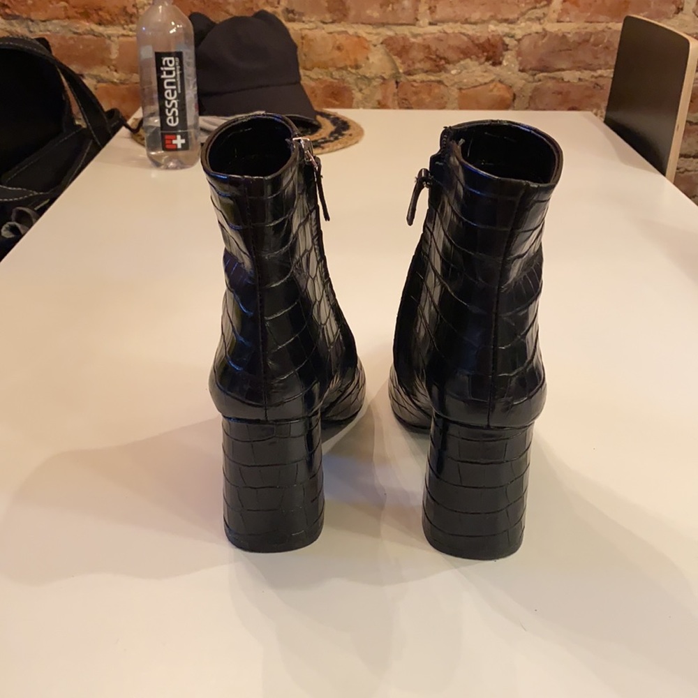 Alice + Olivia pointy toe booties - Picture 4 of 7